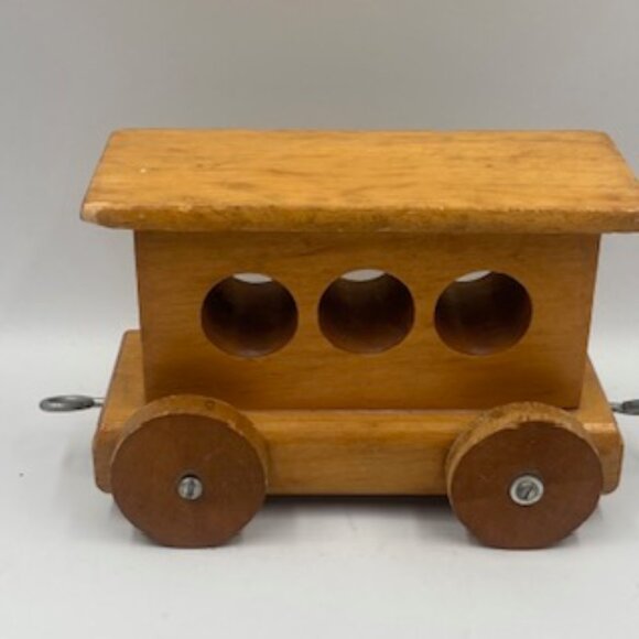 Vintage Handcrafted Wooden Toy Train pull toy  with 5 Linkable Cars hardwoods - Picture 4 of 12